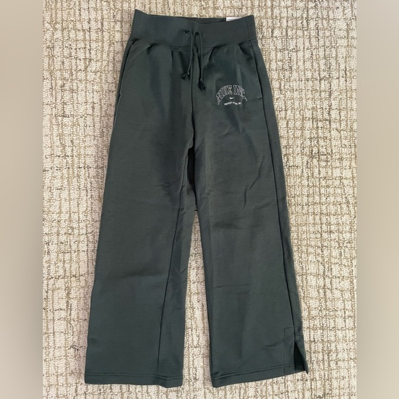 Nike Sportswear Phoenix Fleece High Waisted Wide Leg Sweatpants - Picture 3 of 10